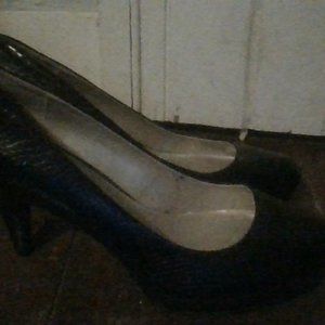 Black Bandolino heels size 8.5